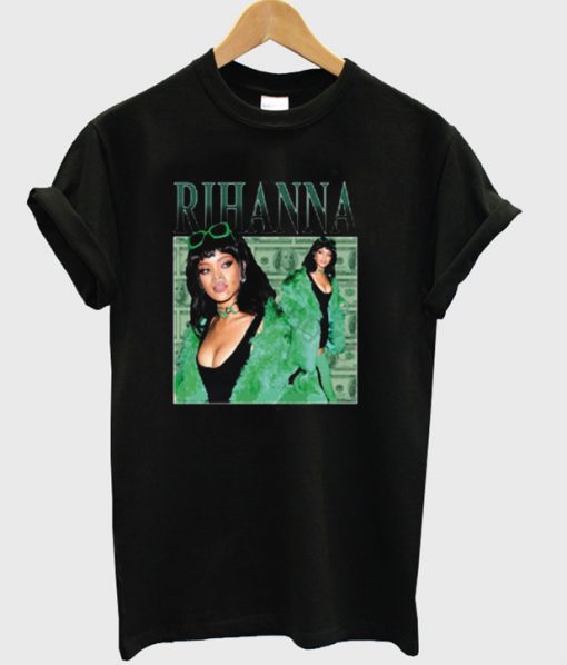 Rihanna goes greemn T-shirt